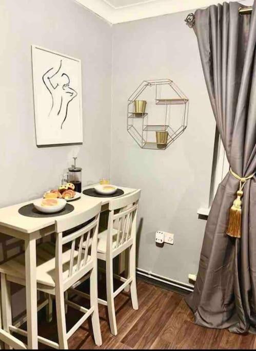 Lovely, Two Bedroom Apartment Central Location Лондон Экстерьер фото